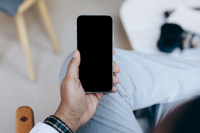 Man holding smartphone
